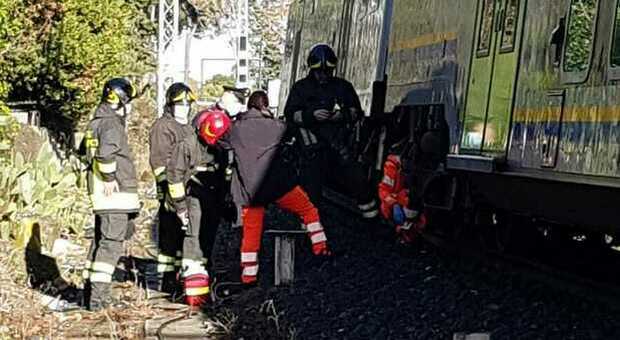 Roma-Velletri, linea ferroviaria bloccata per un incidente mortale