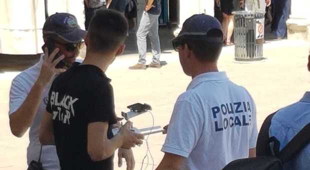 Matrimonio con drone in piazza San Marco: finisce con una multa da 300 euro
