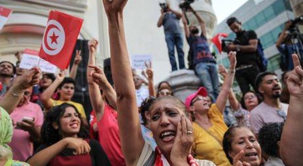 Le tunisine lanciano la battaglia contro il razzismo e i pregiudizi