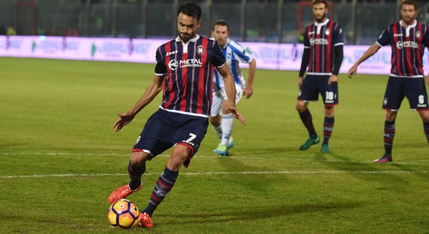 Il Crotone supera il Pescara 2-1 e alimenta le speranze di salvezza