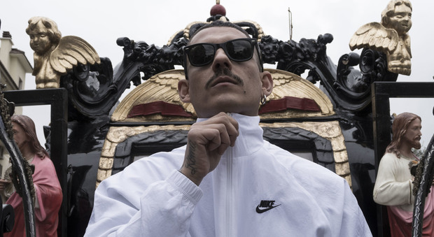 Noyz Narcos, il rapper che canta Roma in tour per presentare il nuovo disco "Enemy"