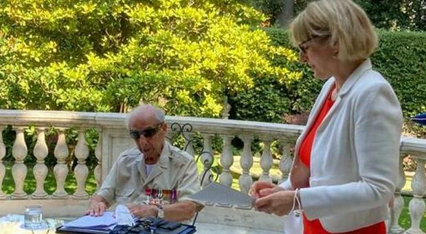 L’ambasciatore britannico per i 101 di Shindler a San Benedetto. Il veterano: «Riporteremo il Regno Unito in Europa»