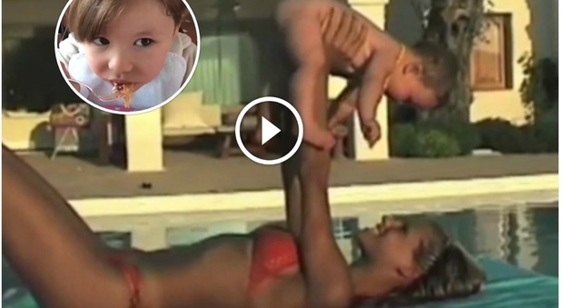 Michelle Hunziker ventenne e il video inedito con baby Aurora: "Lo guardo a ripetizione, mi manca"