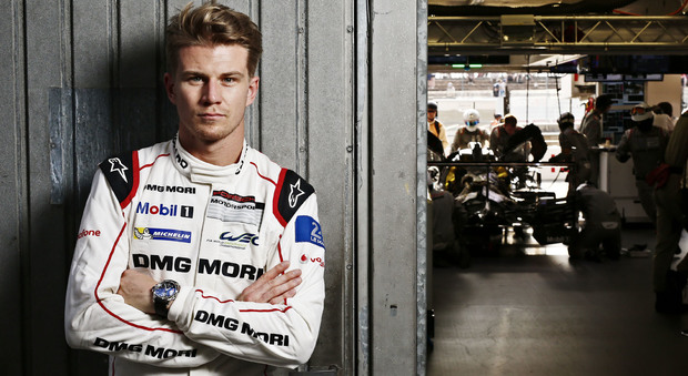 Nico Hulkenberg ha vinto all'esordio nella LMP1 la 24 Ore di Le Mans 2015 con la Porsche