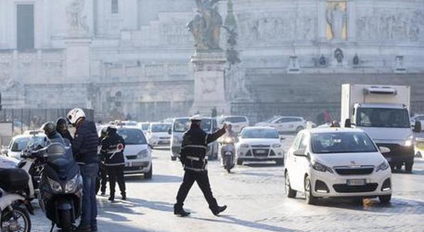 Roma nello smog, anche oggi e giovedì stop ai diesel