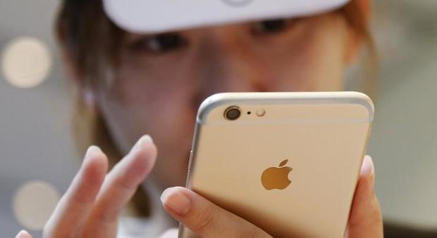 "Addio impronte, il nuovo iPhone 8 potrebbe riconoscere anche il viso"
