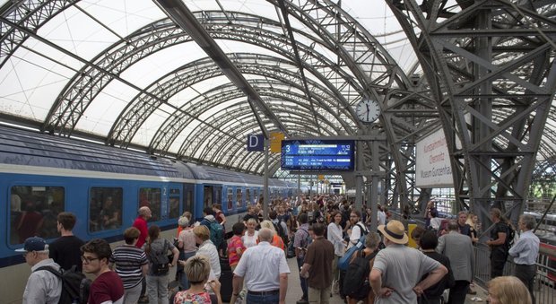 Germania, allarme nella notte: cavi in fiamme in 13 attacchi alle ferrovie