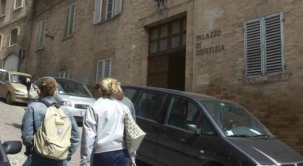 Università di Urbino, voti assegnati in base alla media del libretto senza sostenere l'esame