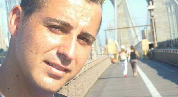 Con l'auto contro un ulivo: Fernando muore a 28 anni, grave l'amico