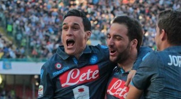 Higuain e Callejon da sogno, il Napoli schianta la Roma 2-0