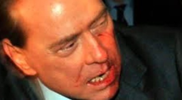 Berlusconi espierà la pena nel paese di Tartaglia, il lanciatore della statuetta che lo ferì