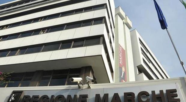 Marche, si cambia in Regione: tre assessori esterni e nuova legge elettorale