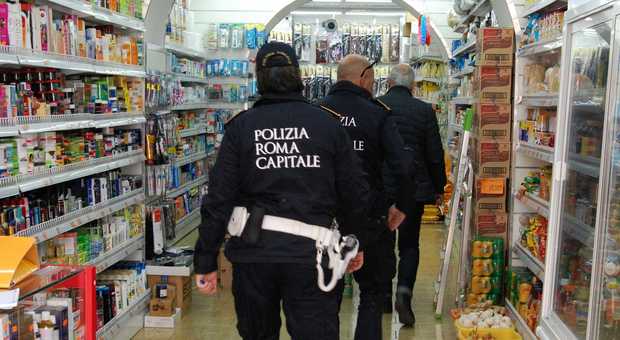 Roma, stretta sui "negozi etnici" di San Paolo: oltre 10mila euro di sanzioni