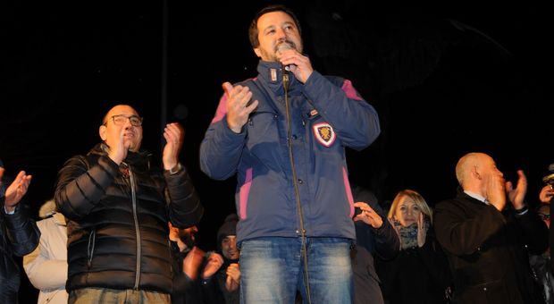 Salvini: «Gli alleati parlino, ma decido io, a palazzo Chigi con i sindaci non vado»