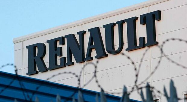 Renault vende controllata russa, titolo giù
