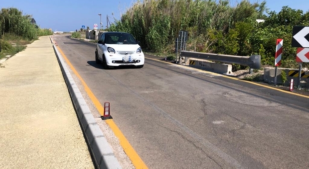 Litoranea Torre Specchia-San Foca: 14 chilometri di cantiere tra corsie strette e rischi per auto e moto