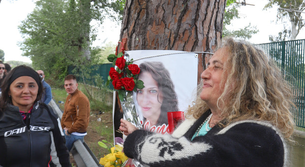 immagine Un anno senza Elena Aubry, la processione dei centauri: «Ostiense, nulla è cambiato» (Foto Valeri/Ippoliti)