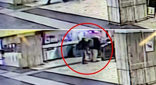 Arrestati due borseggiatori sulla metro A. «Pedinati a distanza per due ore da Atac e polizia»