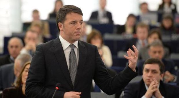 Renzi a Strasburgo chiude il semestre italiano: "L'Europa sia luogo di speranza per i giovani"