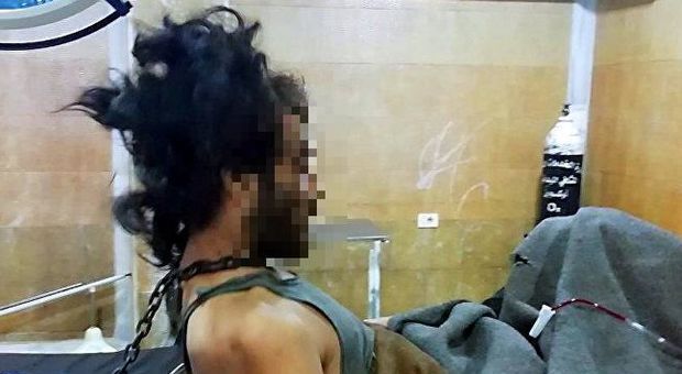 Incatenato al letto per 4 anni dai genitori in Siria: 29enne liberato dalla polizia