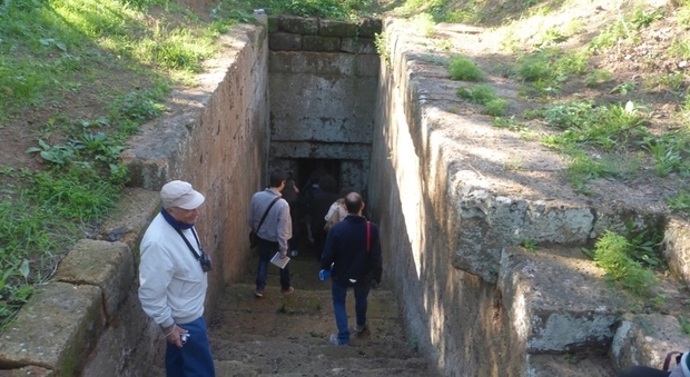 Cerveteri, la Necropoli della Banditaccia resta senza servizi per i turisti. L'agonia del sito Unesco