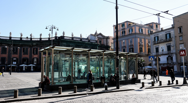 Napoli: principio di incendio per un neon guasto, chiusa per 4 ore la stazione Dante del metrò