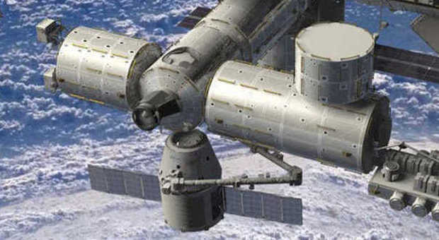 Spazio, la capsula Dragon agganciata alla stazione spaziale da Samantha Cristoforetti