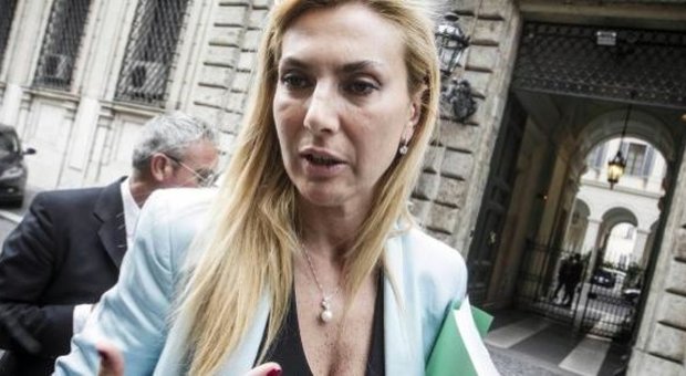 Paura per Michaela Biancofiore: la deputata di Fi aggredita in centro a Roma