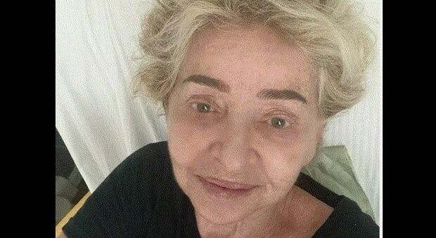 Enrica Bonaccorti e la diagnosi choc: «Operata al cuore per 8 ore, ancora due mesi e sarei morta»