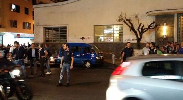 Napoli, sparatoria tra polizia e banditi: ferito un agente