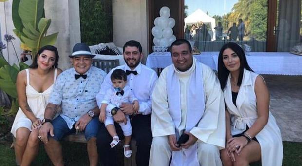 Giornata di festa per i Maradona: Diego al battesimo del nipote Diego