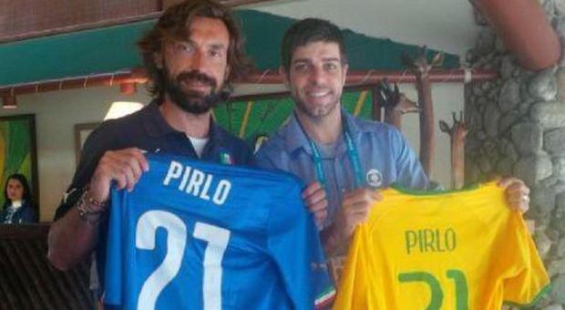 Pirlo e Juninho Pernambucano (Twitter)