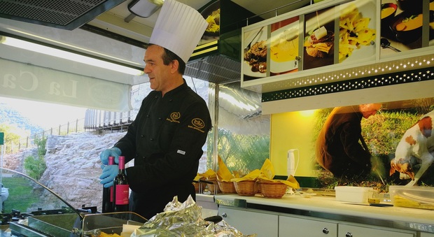 Con il food truck dello chef Curzietti il tartufo diventa anche itinerante
