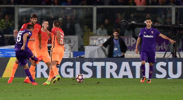 La Roma cade con la Fiorentina 1-0 Decide un gol dubbio di Badelj