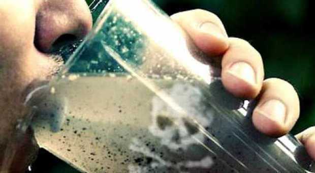 Bevono acqua non potabile durante la colonia: morto bimbo di 8 anni