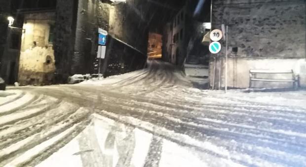 Neve ieri sera a San Martino al Cimino