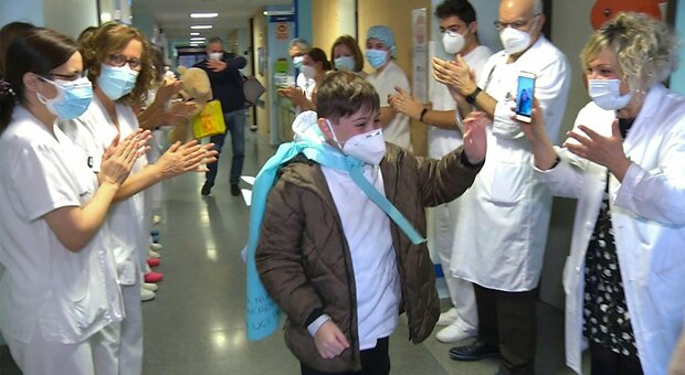 Covid, bimbo spagnolo di 10 anni guarisce dopo ricovero in terapia intensiva. Il dg dell'ospedale: «Qui 833 bambini contagiati»