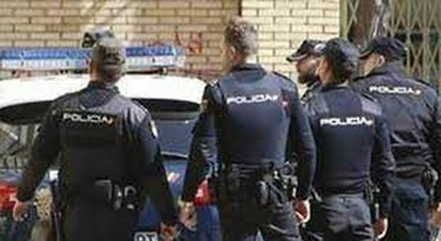 Giovane italiano trovato morto a Valencia: lesioni sul corpo, ipotesi omicidio