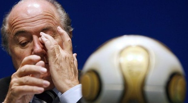 Retromarcia Blatter: «Non mi sono ritirato, ho messo a disposizione il mio mandato»