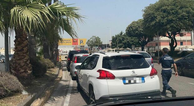 Napoli, a Capodichino apre un altro cantiere: traffico in tilt e passeggeri nel caos