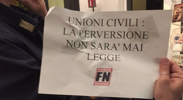 "La perversione non sarà mai legge": blitz di FN al Gay Center