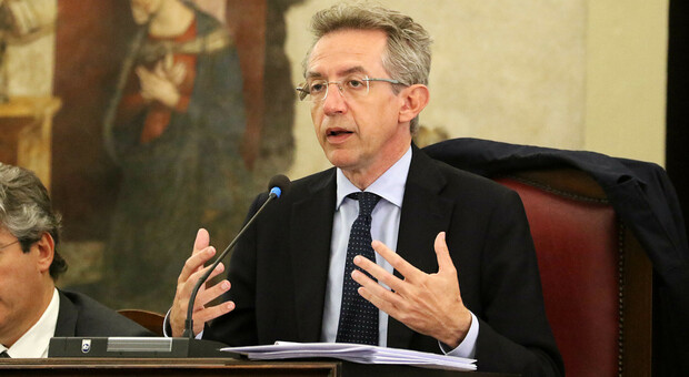 Comune di Napoli, il sindaco Manfredi: «Il bilancio 2022 è di transizione»