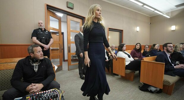 Gwyneth Paltrow, i look del processo diventano virali: dalla collana da 25mila dollari agli occhiali firmati gli outfit protagonisti