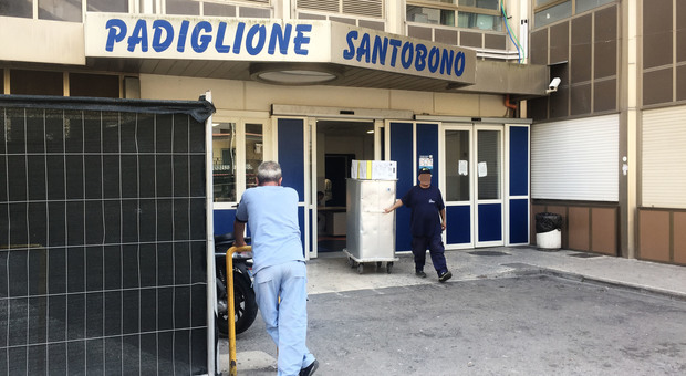 Coronavirus a Napoli, positivo al test un medico otorino del Santobono