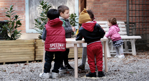 Epidemia di bronchioliti a Milano, negli asili dilaga la paura