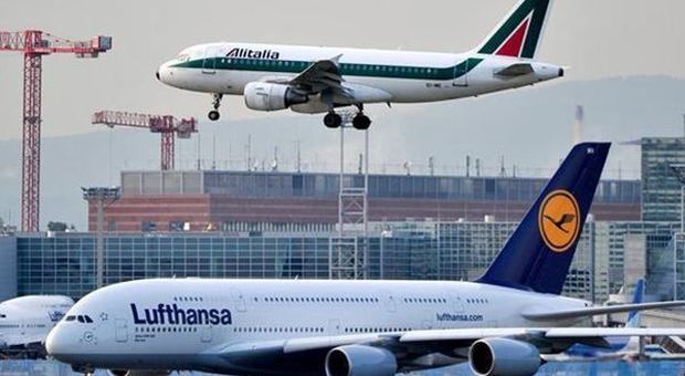 Alitalia, Lufthansa: «Pronti a investimento importante, ma tagli ai costi e alla flotta»