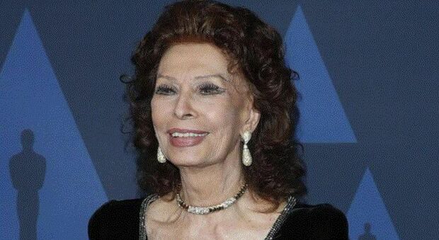 Sophia Loren, la caduta e l'operazione d'urgenza: come sta ora l'attrice napoletana