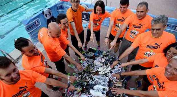 Roma, un flash mob per il progetto Purosange: 1200 paia di scarpe per i ragazzi del Mozambico