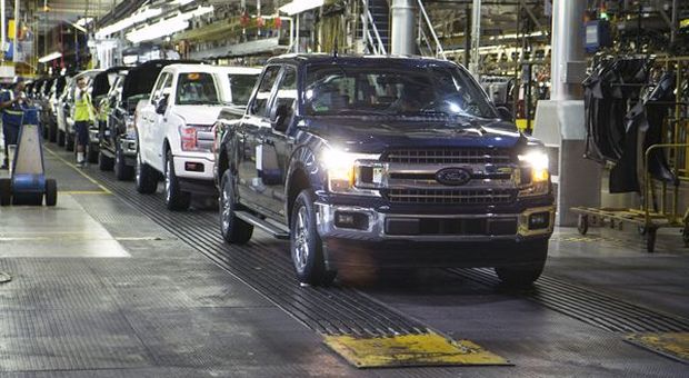 Ford, più che dimezzato l'utile nel 2018 con frenata vendite UE e Cina