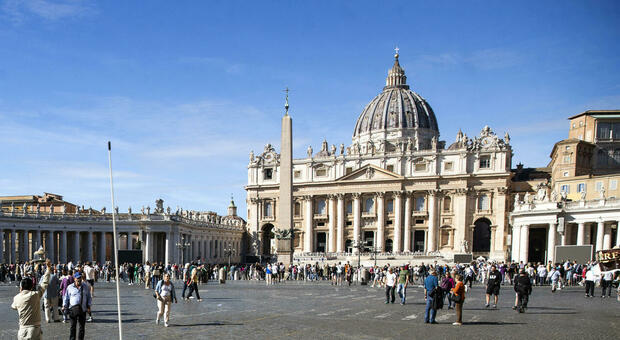 La basilica di San Pietro apre le porte ai dibattiti, anche una conferenza sulla crisi della Chiesa